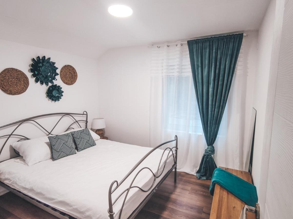 Villa-Apartments Bognar Velika Екстериор снимка
